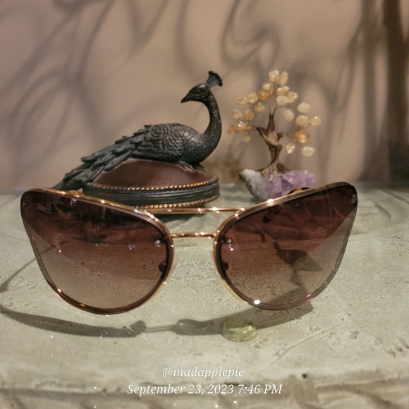 Prada SPR74V Catwalk Modified Cat Eye Sunglasses Gold Frame MA#9 - Picture 3 of 13